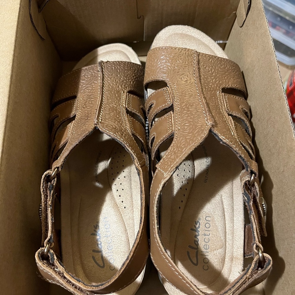 Clarks Woman’s Tan Patterned Sandals